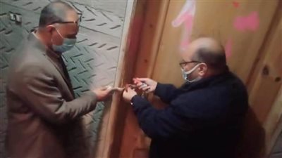 غلق وتشميع ٢٠ محلًا تجاريًا و٤ مقرات للدروس الخصوصية بالبحيرة