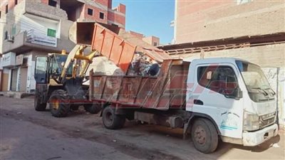 حملات مكثفة للنظافة ورفع 2005 أطنان مخلفات في 14 مركزًا بكفر الشيخ