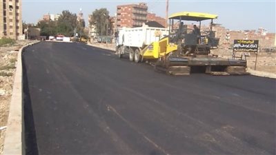 رصف طرق غرب كفر الشيخ وزراعة أشجار بالمدينة