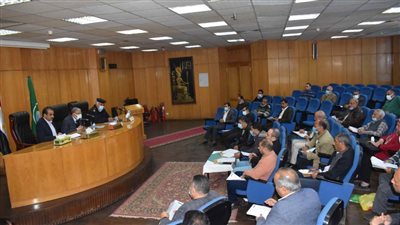محافظ المنيا يعقد اجتماعاً للاستعداد لتنفيذ المرحلة الثالثة من الموجة 19 لإزالة التعديات على أراضي الدولة. 