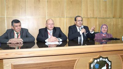 رئيس جامعة سوهاج يشهد فاعليات المؤتمر الدولي الثاني لطب الأسنان 