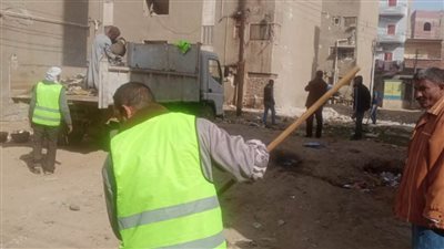 محافظ أسيوط: حملات نظافة وتجميل ورفع الاشغالات بشوارع ديروط وصيانة أعمدة الإنارة بالقرى