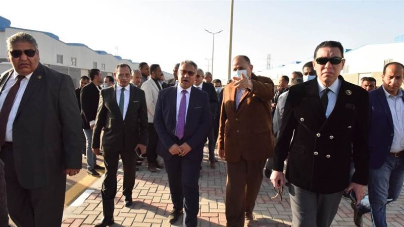 محافظ أسيوط ووفد