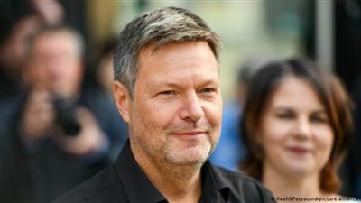 وزير ألماني يعارض فرض حظر على واردات الطاقة من روسيا