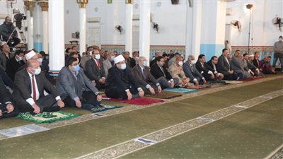 وزير الأوقاف ومحافظ بني سويف يؤديان شعائر صلاة الجمعة بمسجد عمر بن عبد العزيز 