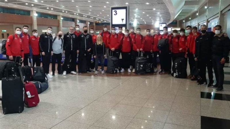 منتخب رومانيا يصل