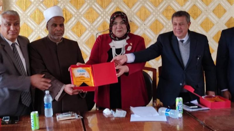 تكريم المتفوقين من