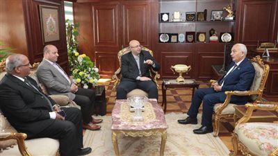 محافظ بني سويف يستقبل نائب وزير التربية والتعليم والتعليم الفني لشؤون المعلمين