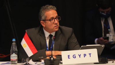 وزير السياحة والآثار: العنصر البشري أهم المقومات بقطاع السياحة