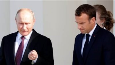  ماكرون يتحدث مع بوتين لما يقرب من ساعتين