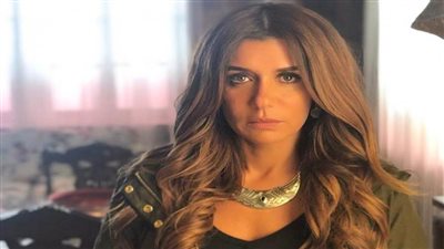 غادة عادل تطمئن جمهورها وتروي سبب مرضها