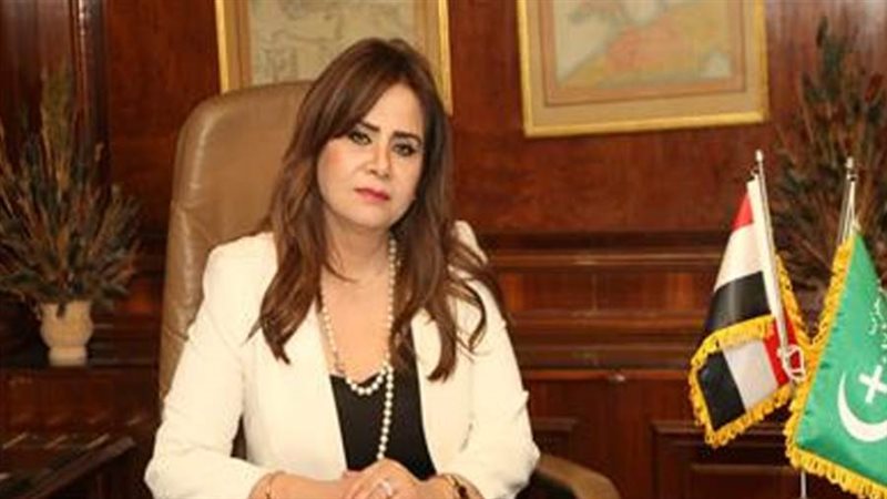 الدكتورة أمل رمزي