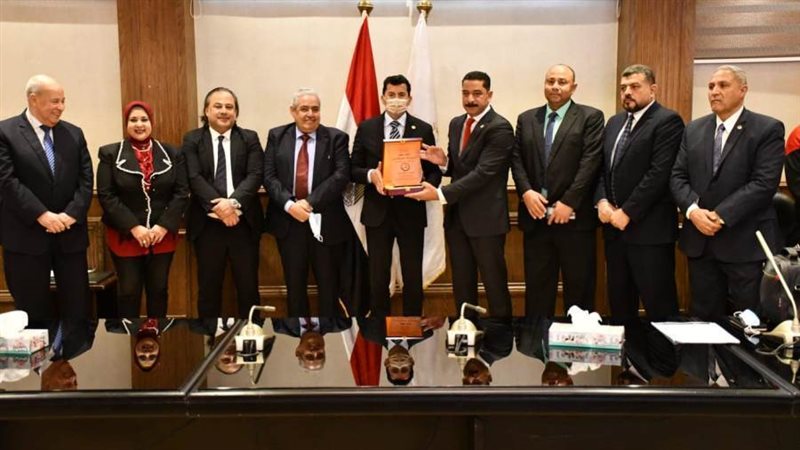 جانب من تكريم الوزير