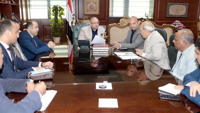 محافظ بني سويف خلال