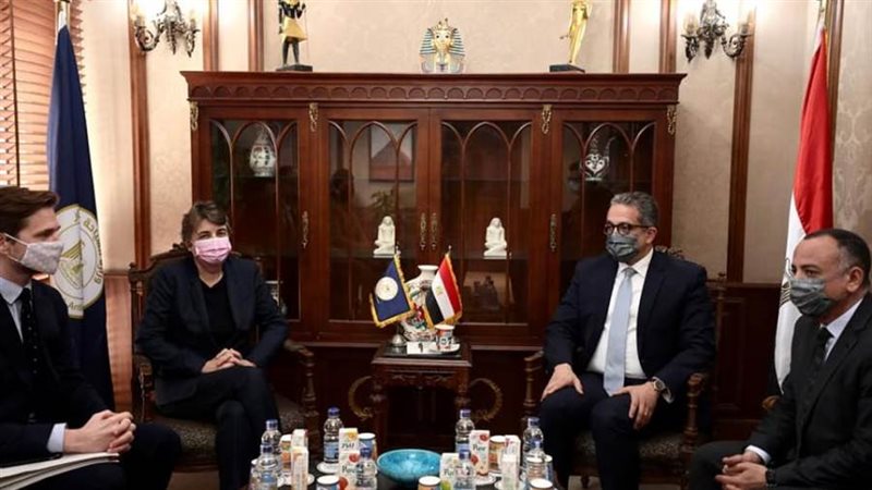 وزير السياحة والآثار