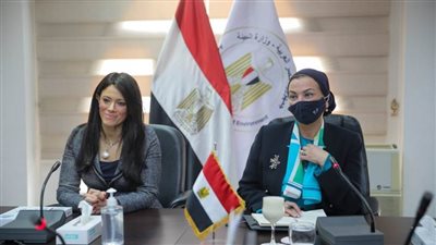 وزيرتا البيئة والتعاون الدولى تبحثان مع 