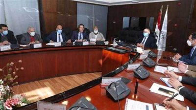 وزير النقل يبحث مع وفد 