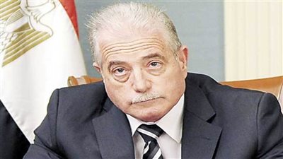 محافظ جنوب سيناء يبحث مشكلات المستثمرين بشرم الشيخ