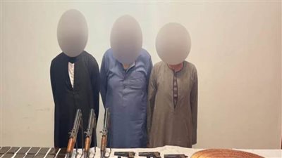 ضبط 11 قطعة سلاح و3 كيلو حشيش بحوزة 3 أشخاص بملوي جنوب المنيا