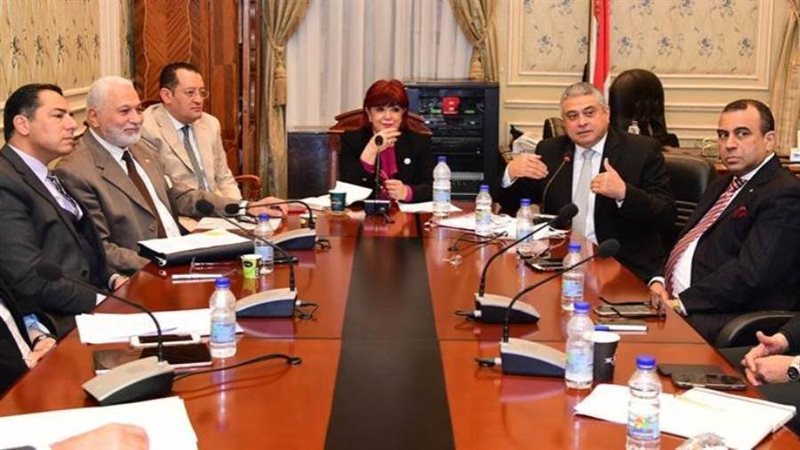 لجنة السياحة والطيران