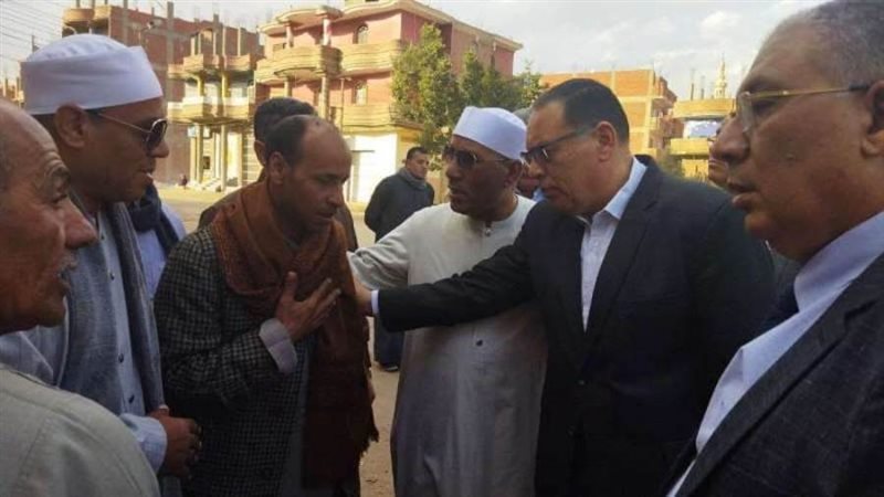 محافظ الشرقية خلال