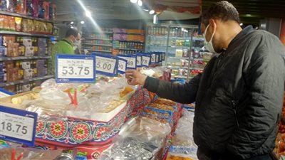  تحرير ٧٣ محضر مخالفة وغلق ٧ منشآت بحي شرق