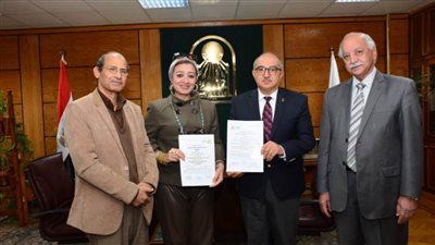  رئيس جامعة أسيوط: حصول المعمل المركزى بكلية الطب البيطرى على الاعتماد من (إيجاك)