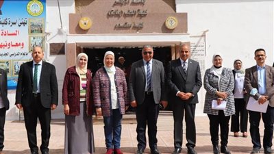 رئيس جامعة الأزهر يفتتح عيادة كلية طب البنات الطبية ومعرض ملابس مجانية