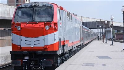 النقل تناشد المواطنين التوعية من مخاطر ظاهرة رشق الأطفال للقطارات بالحجارة