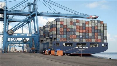 تداول 27 سفينة للحاويات والبضائع العامة بموانئ دمياط