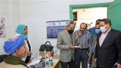 محافظ قنا: الكشف على 680 مواطنًا في قافلة طبية مجانية بقرية القصر