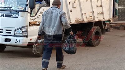 حملات نظافة مكبرة للتعامل الفوري مع تجمعات القمامة بكفر الشيخ