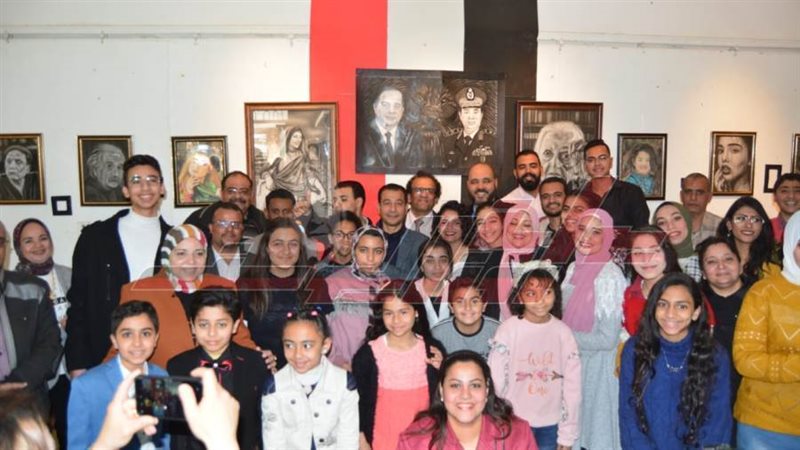 جانب من افتتاح معرض