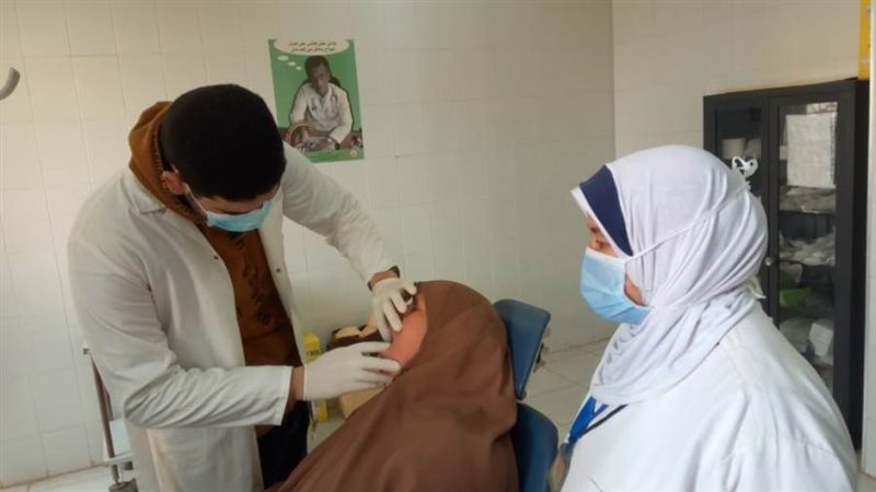 الكشف على ١٩٩٠ مواطنا