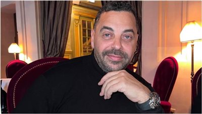 شاهد كيف احتفل طارق العريان بعيد ميلاد حبيبته نيكول سعفان؟