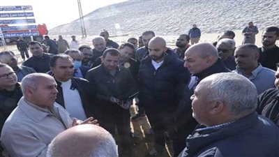  وزير النقل يتفقد مسار الخط الثاني للقطار الكهربائي السريع 