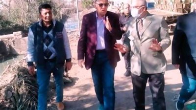 محافظ الشرقية يتفقد موقف بلبيس الجديد ويأمر بتغطية مصرف عزبة خورشيد 