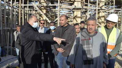 محافظ أسيوط يتفقد مجمع خدمات المواطنين والمجمع الزراعي ومركز شباب قرية الزرابي 