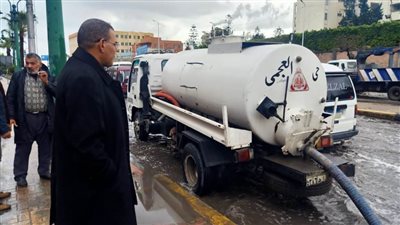 محافظ الإسكندرية: استمرار رفع درجة الاستعدادات القصوى للتعامل مع الأمطار الغزيرة
