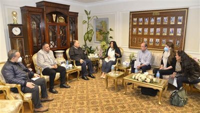 محافظ أسيوط يلتقي وفد مؤسسة ساويرس للتنمية لبحث سبل التعاون ودعم برنامج 