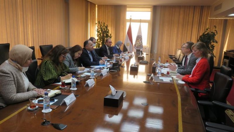 وزير المالية خلال