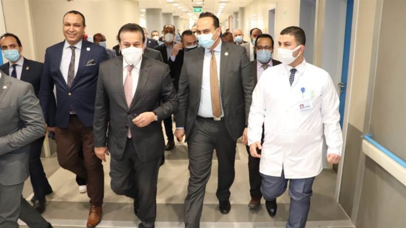 وزير الصحة في مستشفى