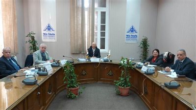 رئيس جامعة بنها يترأس لجنة اختيار عميد كلية التربية