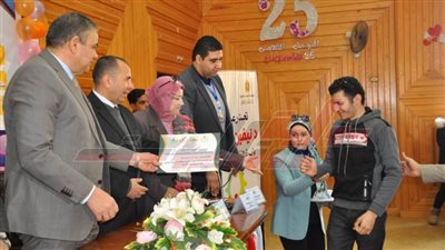 رئيس جامعة كفر الشيخ يكرم الطلاب ذوي الهمم خلال معسكر 