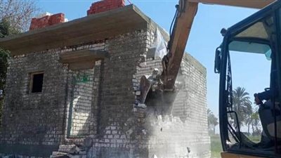 الموجة 19.. إزالة 12حالة تعد على الأراضي الزراعية وأملاك الدولة بمطاى بالمنيا