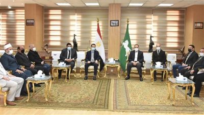 محافظ الشرقية يلتقي رئيس قطاع الرعاية الأولية لتقديم خدمات صديقة للشباب