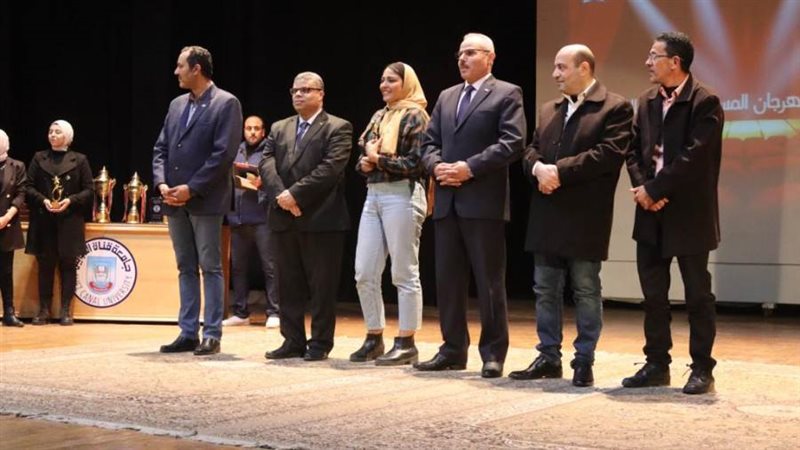 جوائز مهرجان المسرح