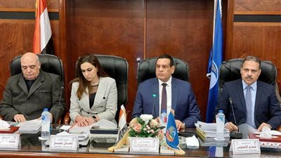 عزل 3 رؤساء قرى ومدير جمعية زراعية لتقاعسهم عن أداء واجبهم