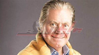 وزيرة الثقافة تقرر تولى الفنان حسين فهمي رئاسة مهرجان القاهرة السينمائي الدولى