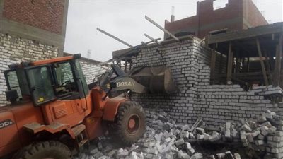 إزالة 11 حالة تعدٍ على الأراضي الزراعية بمركز سمالوط بالمنيا